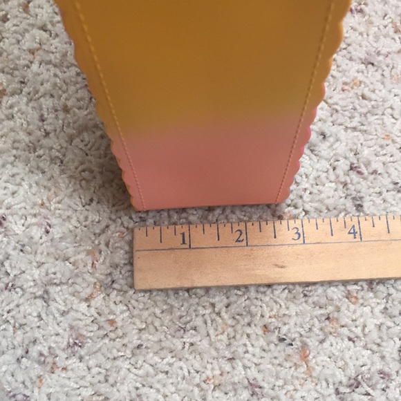 NWOT quilted jelly purse 👛. - Picture 8 of 8